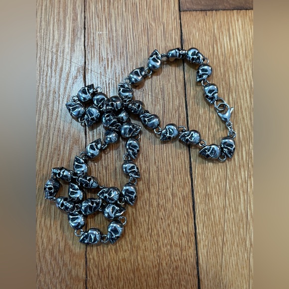 ❌SOLD❌Heavy skull necklace - Picture 13 of 14